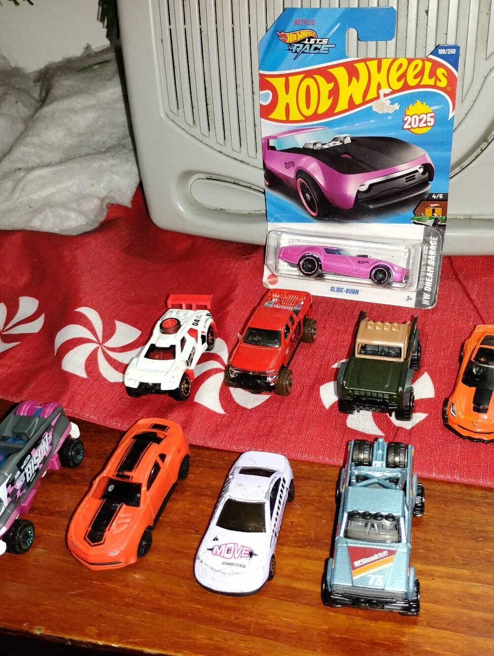 2025 Pink Slide-Burn Die-Cast Toy Car